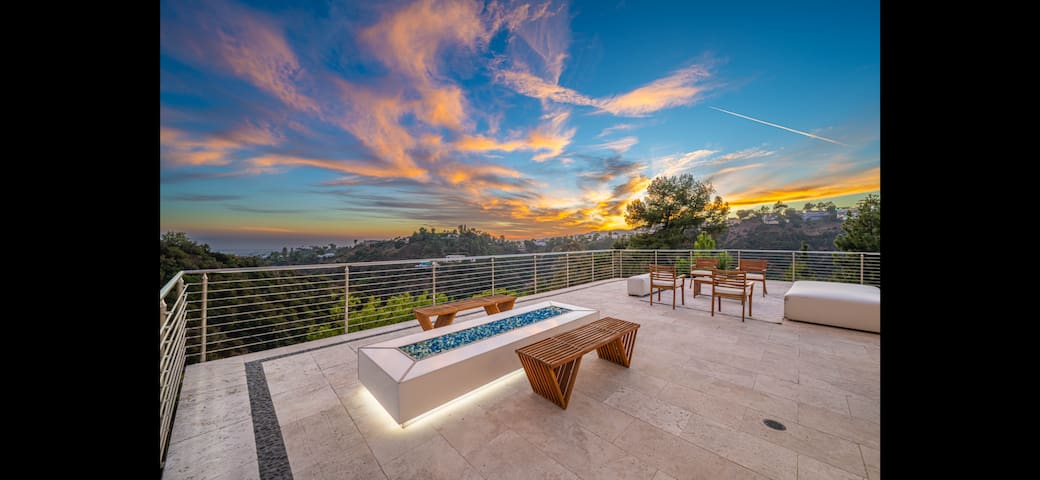 Private Bel Air Estate w/ Pool 5 Mins From Sunset