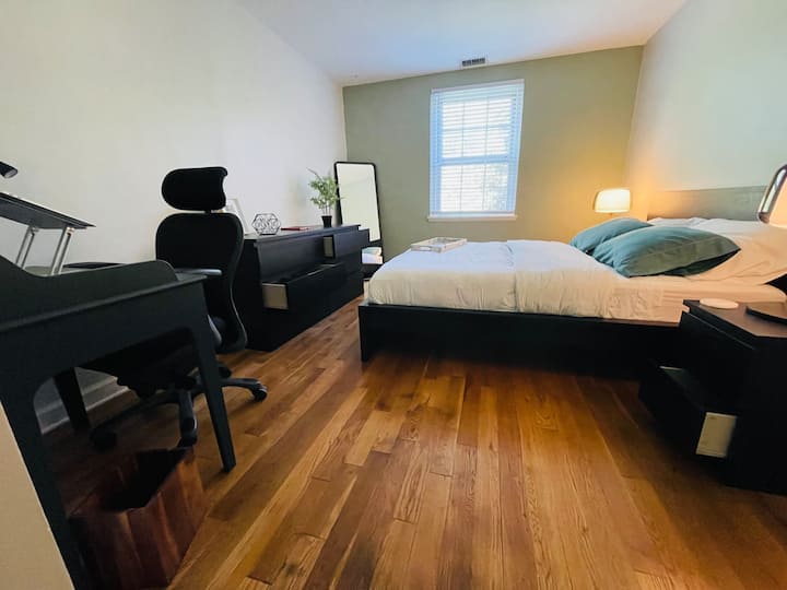 Beautiful Queen bedroom, with two closets, 6-drawers dresser, recently refinished floors, natural light, darkening shades, and desk with a high-end ergonomic chair.