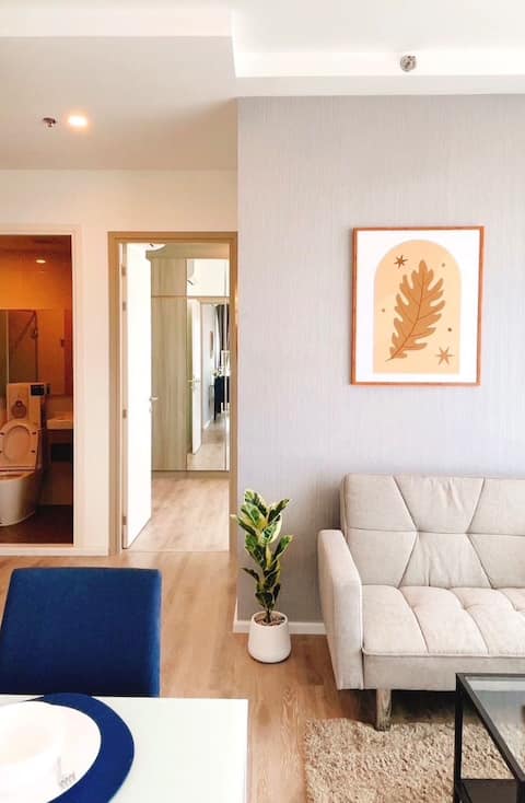 Luxurious Condo | 2 Bedrooms 2 Bath | Walk to BTS
