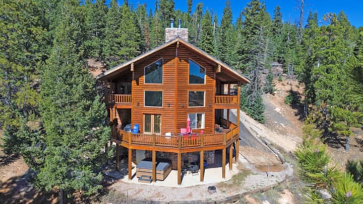 Cabin in Duck Creek Village · ★5.0 · 4 bedrooms · 6 beds · 3 baths