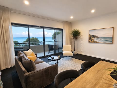 Top performing Airbnb: Kingscote Terraces Apartment: KING Bed, Ocean View in Kingscote
