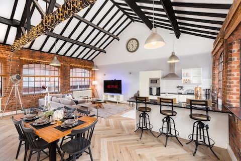 Luxury Townhouse City 4Bd Stylish 2500sqft Parking