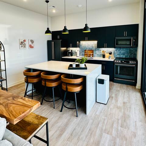 Music Row Penthouse w/Private Balcony! gallery image 4