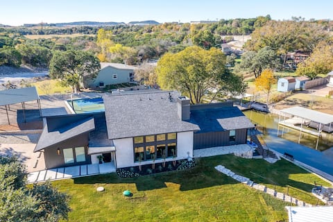 Lakefront Pickleball,Hottub,Arcade,Firepit,Kayaks