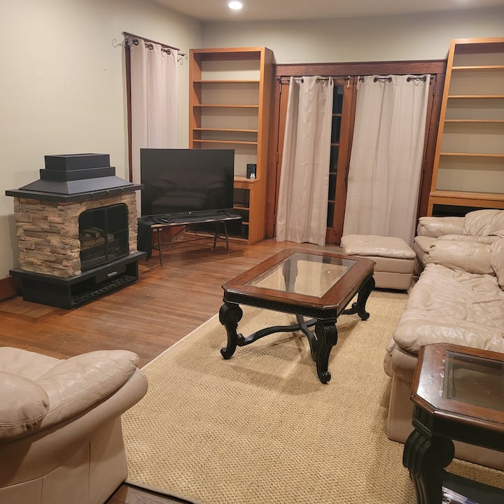 Lsu Getaway 4 Bedrooms - Baton Rouge, LA