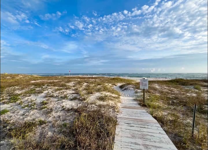 2br- 2 Bath Beachfront Condo In Orange Beach - Orange Beach, AL