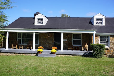 Retreat 20 minutes to Nashville