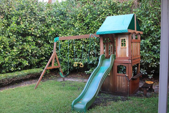 New urban 3 bedroom 2 bath. gallery image 3