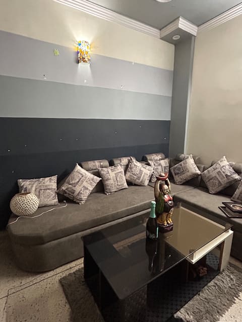 1Bhk cozy suite (shastri nagar)