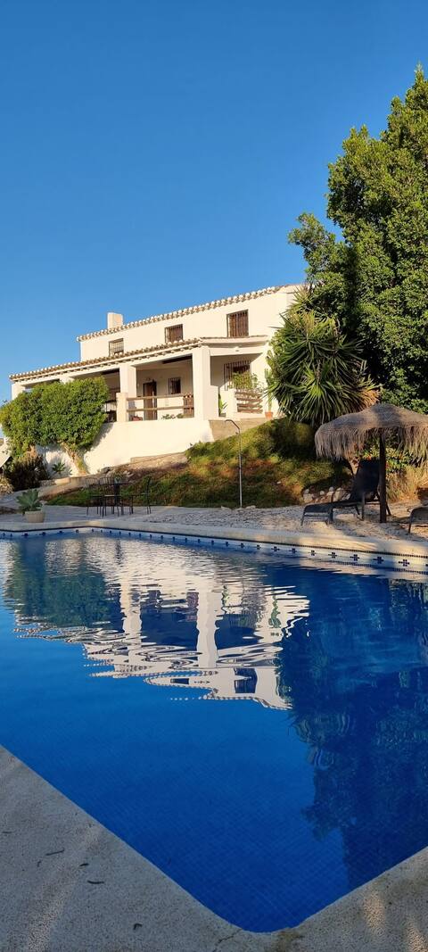Atmospheric cortijo La Camarilla, private pool