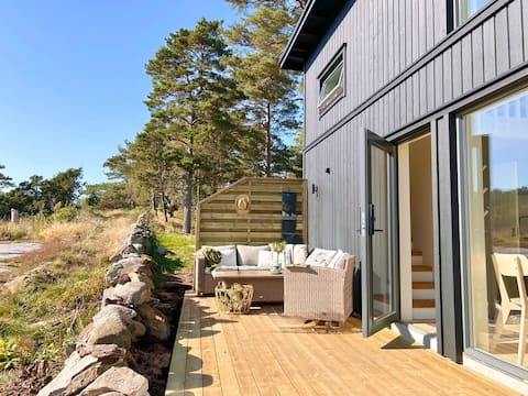 Popular Airbnb listing: Clean and modern – Close to nature, the sea, and Gothenburg in Stenungsund