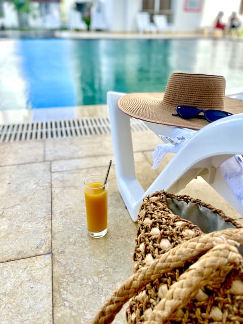 Kaja Stays | Oyster 3BR Beachside with Pool & Gym