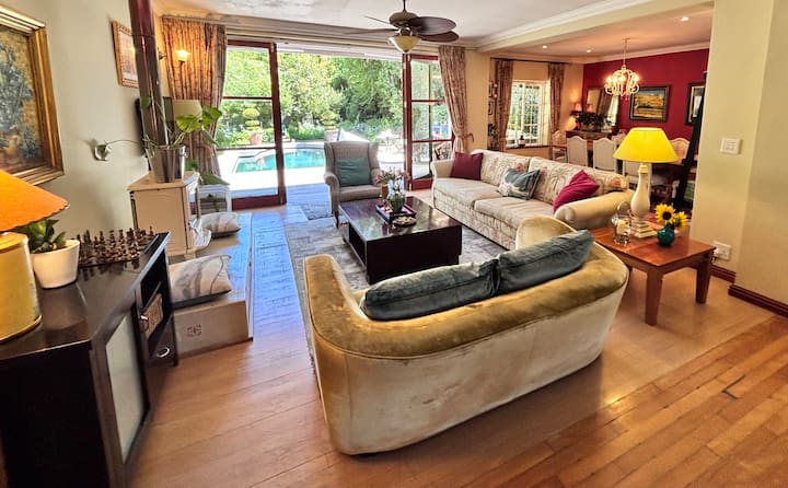 Large Private Garden Villa In Village - Franschhoek