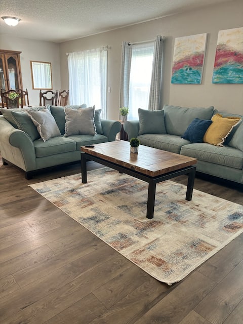 NEW! LARGE 4BR home in Golf Community with POOL