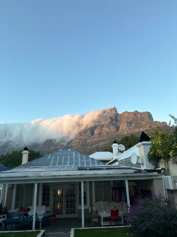 Home in Gardens, Cape Town City Centre gallery image 2