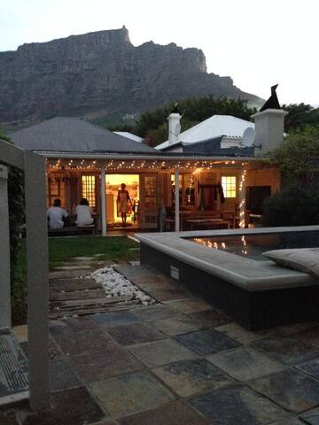 Home in Gardens, Cape Town City Centre gallery image 4