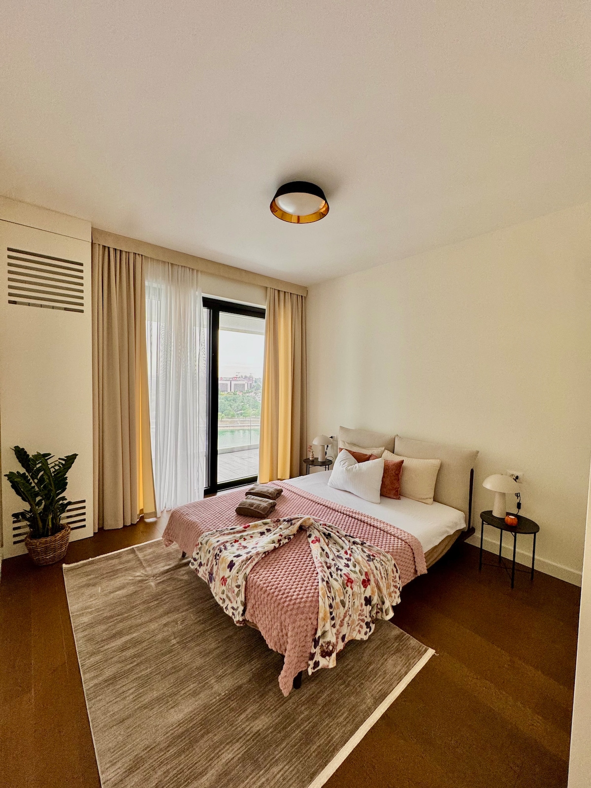 საძინებელი 1