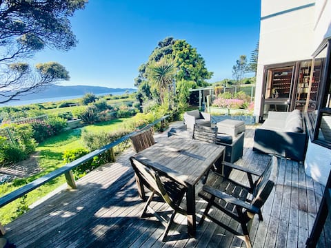 Sandwalk - big, bold, beachfront