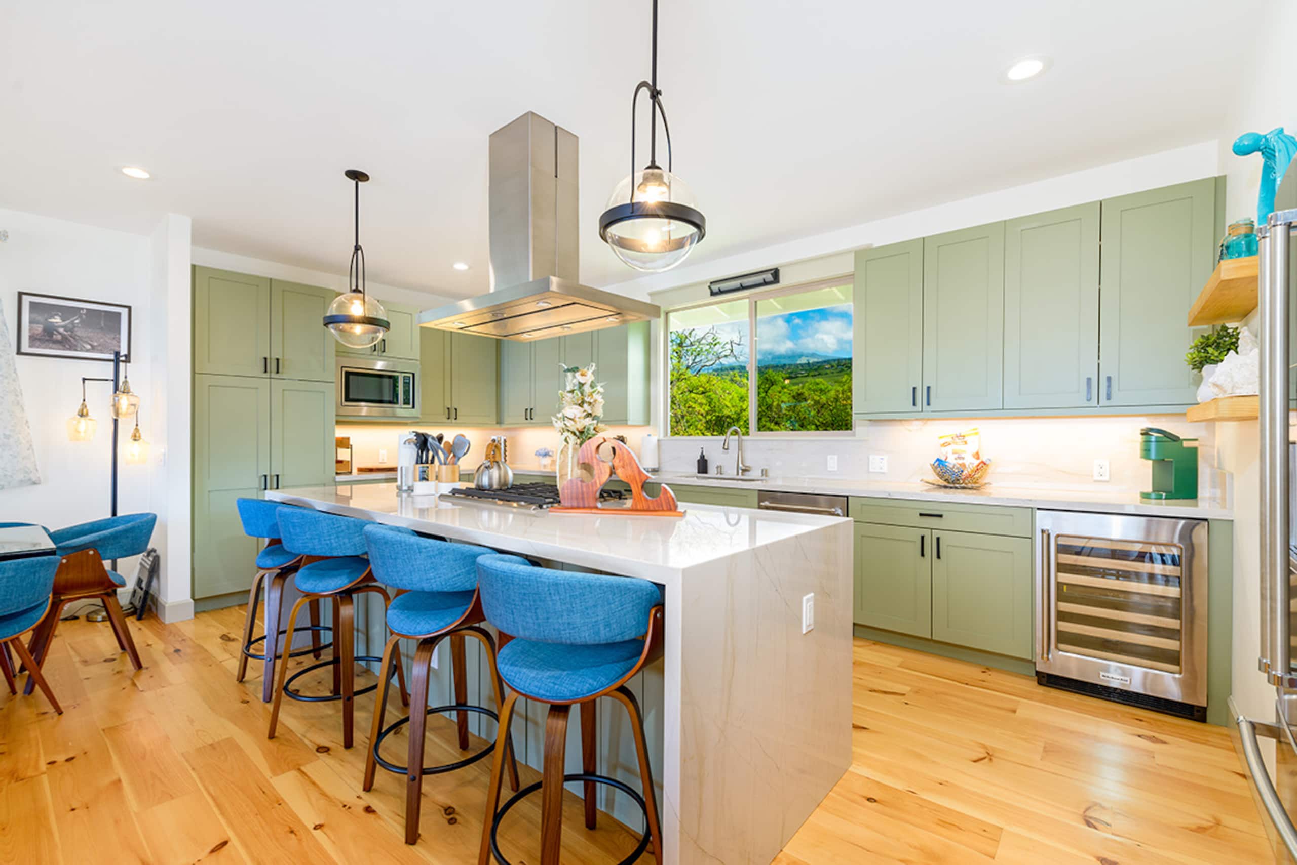 Home in Kailua-Kona · ★4.97 · 6 bedrooms · 12 beds · 5 baths - Image 27