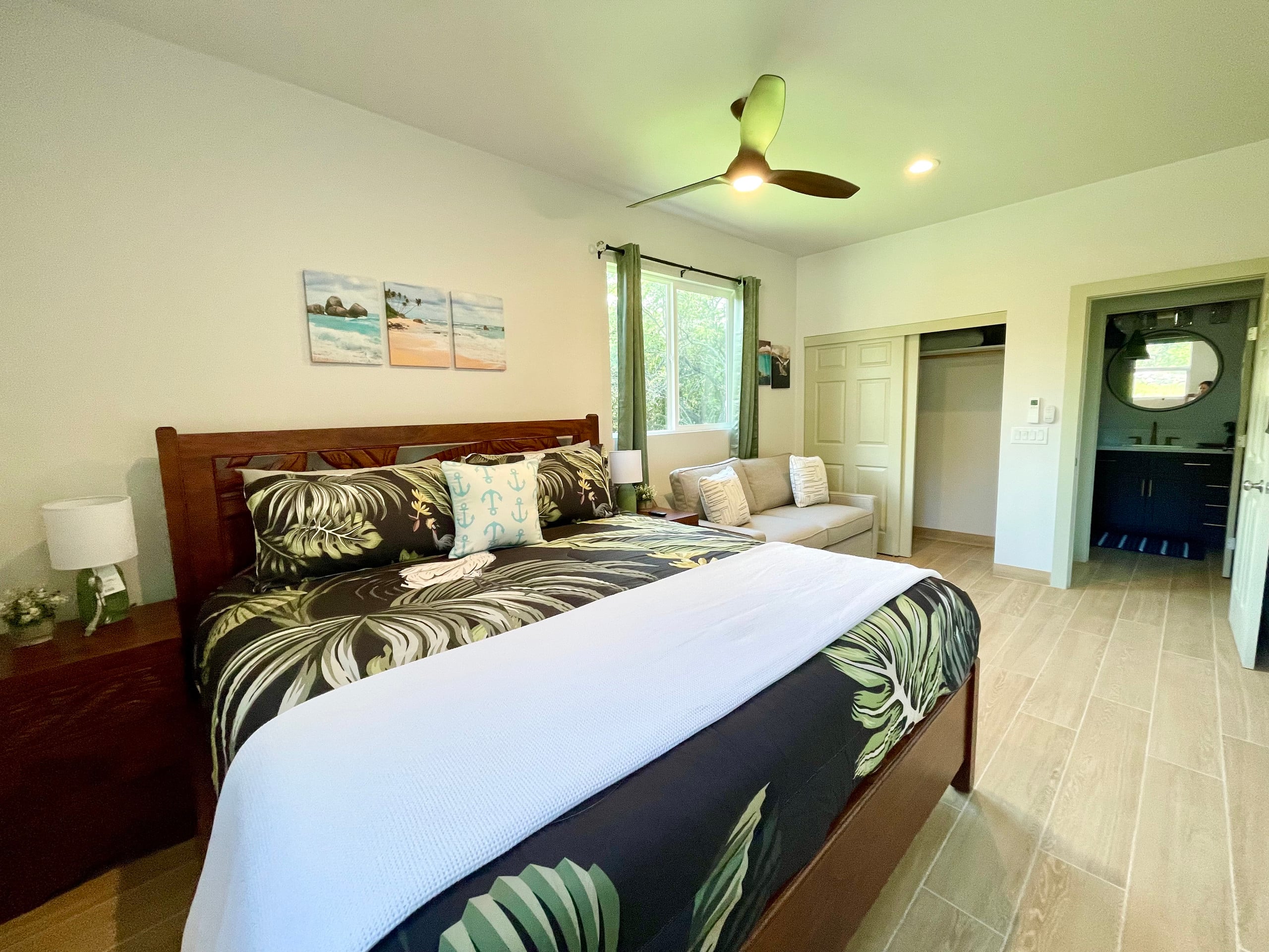 Home in Kailua-Kona · ★4.97 · 6 bedrooms · 12 beds · 5 baths - Image 54