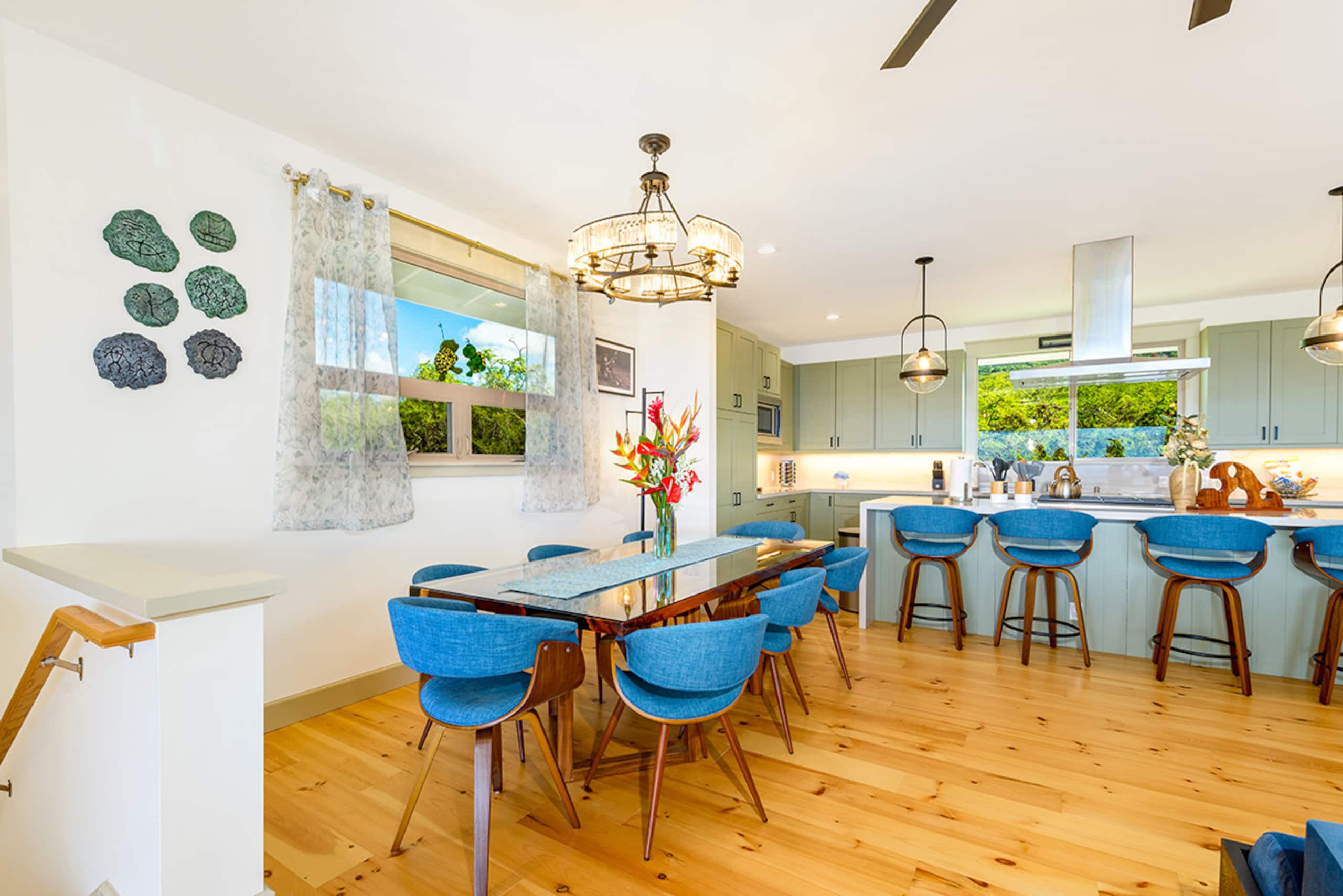 Home in Kailua-Kona · ★4.97 · 6 bedrooms · 12 beds · 5 baths - Image 28