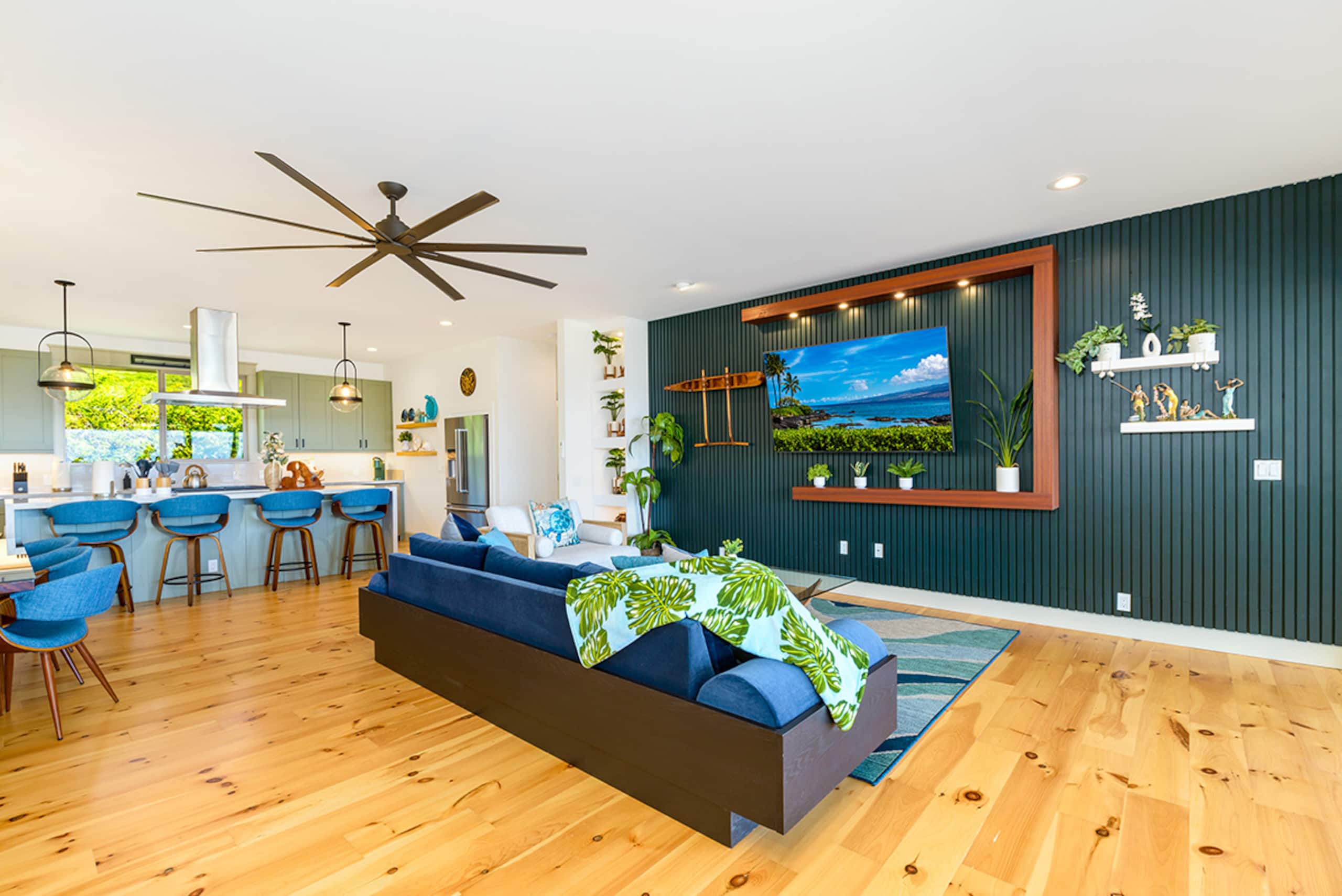 Home in Kailua-Kona · ★4.97 · 6 bedrooms · 12 beds · 5 baths - Image 3