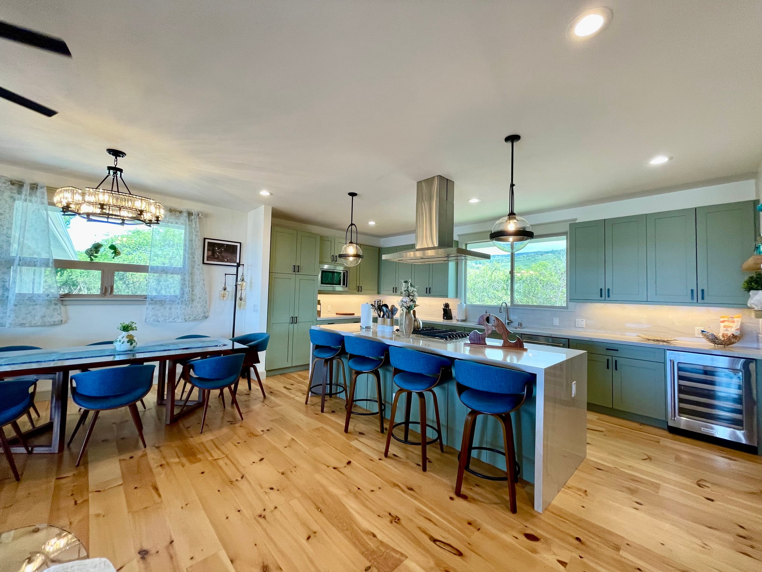 Home in Kailua-Kona · ★4.97 · 6 bedrooms · 12 beds · 5 baths - Image 34