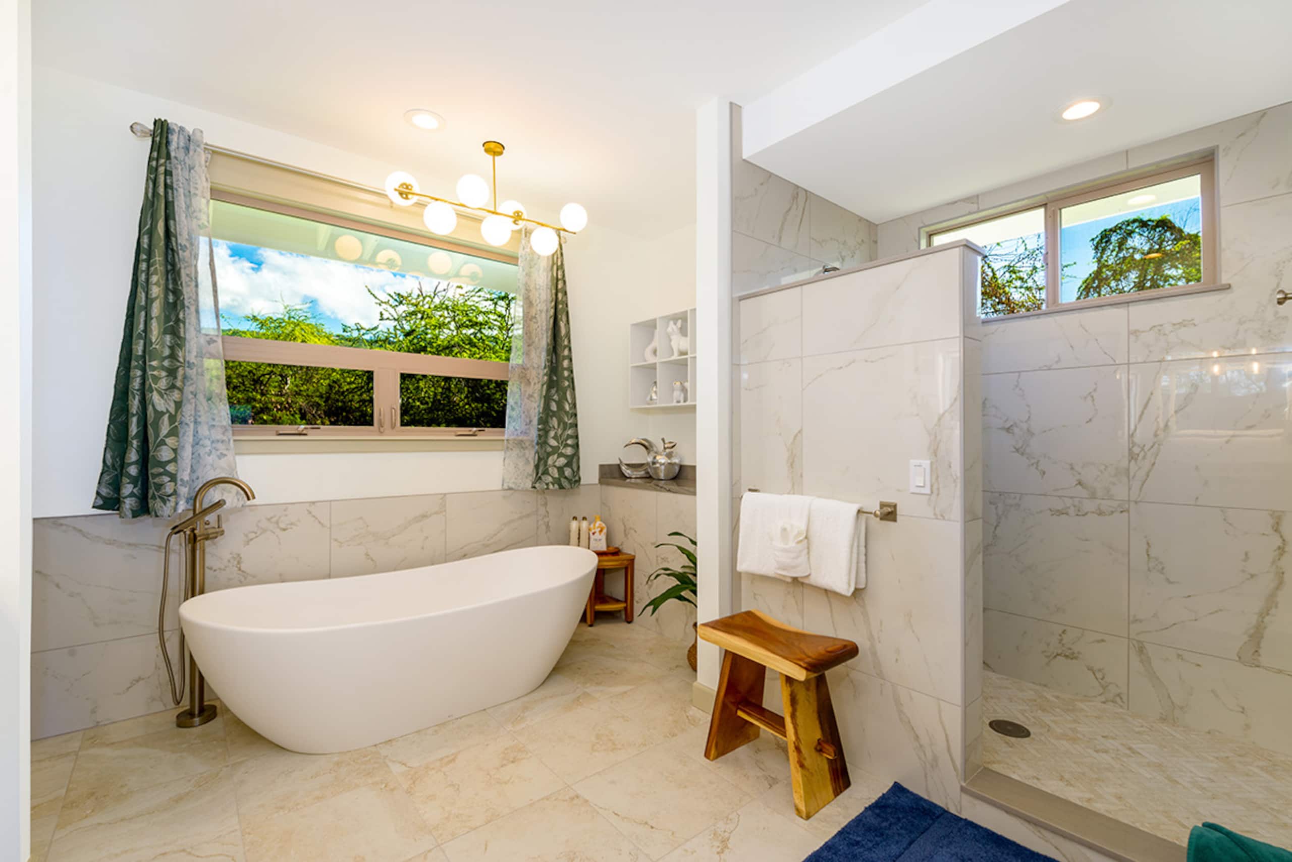 Home in Kailua-Kona · ★4.97 · 6 bedrooms · 12 beds · 5 baths - Image 61