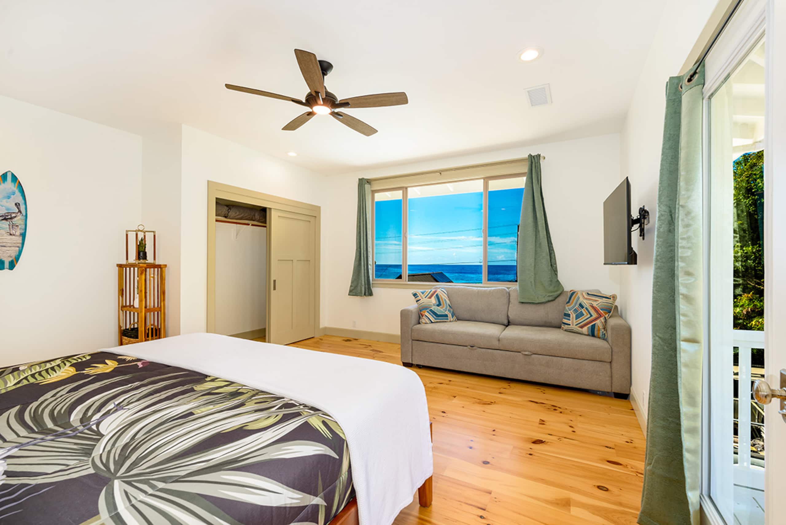 Home in Kailua-Kona · ★4.97 · 6 bedrooms · 12 beds · 5 baths - Image 43