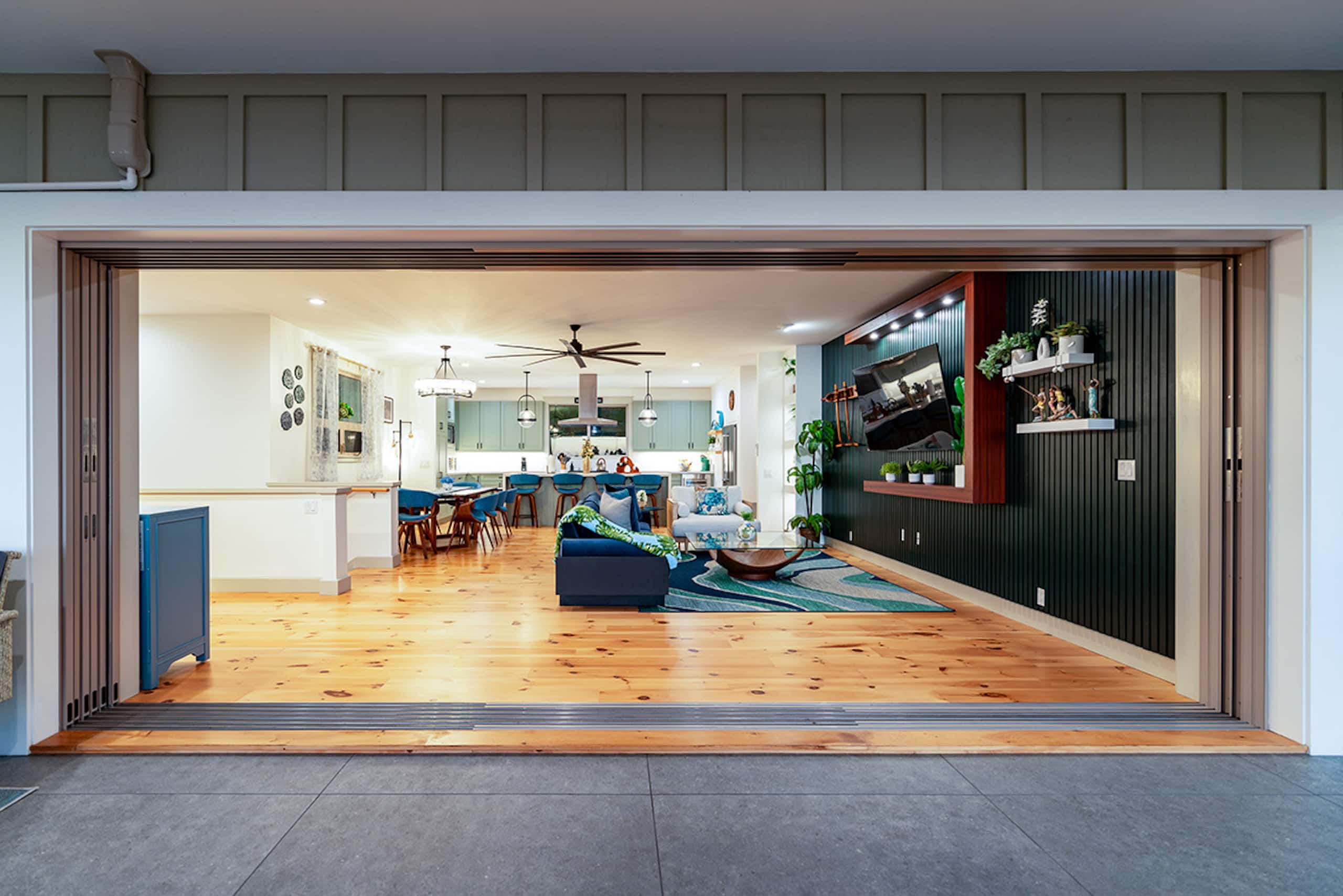 Home in Kailua-Kona · ★4.97 · 6 bedrooms · 12 beds · 5 baths - Image 13