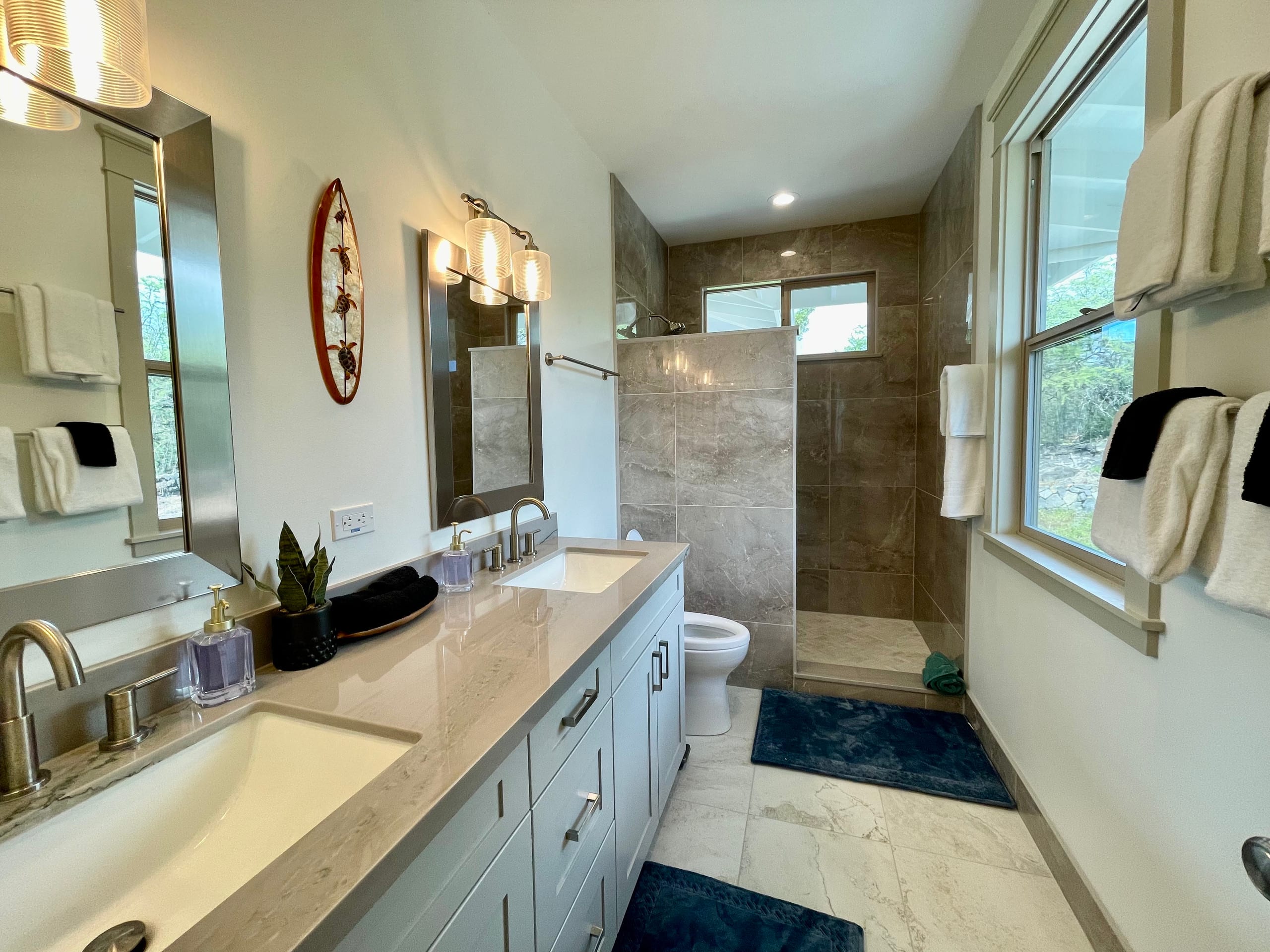 Home in Kailua-Kona · ★4.97 · 6 bedrooms · 12 beds · 5 baths - Image 65