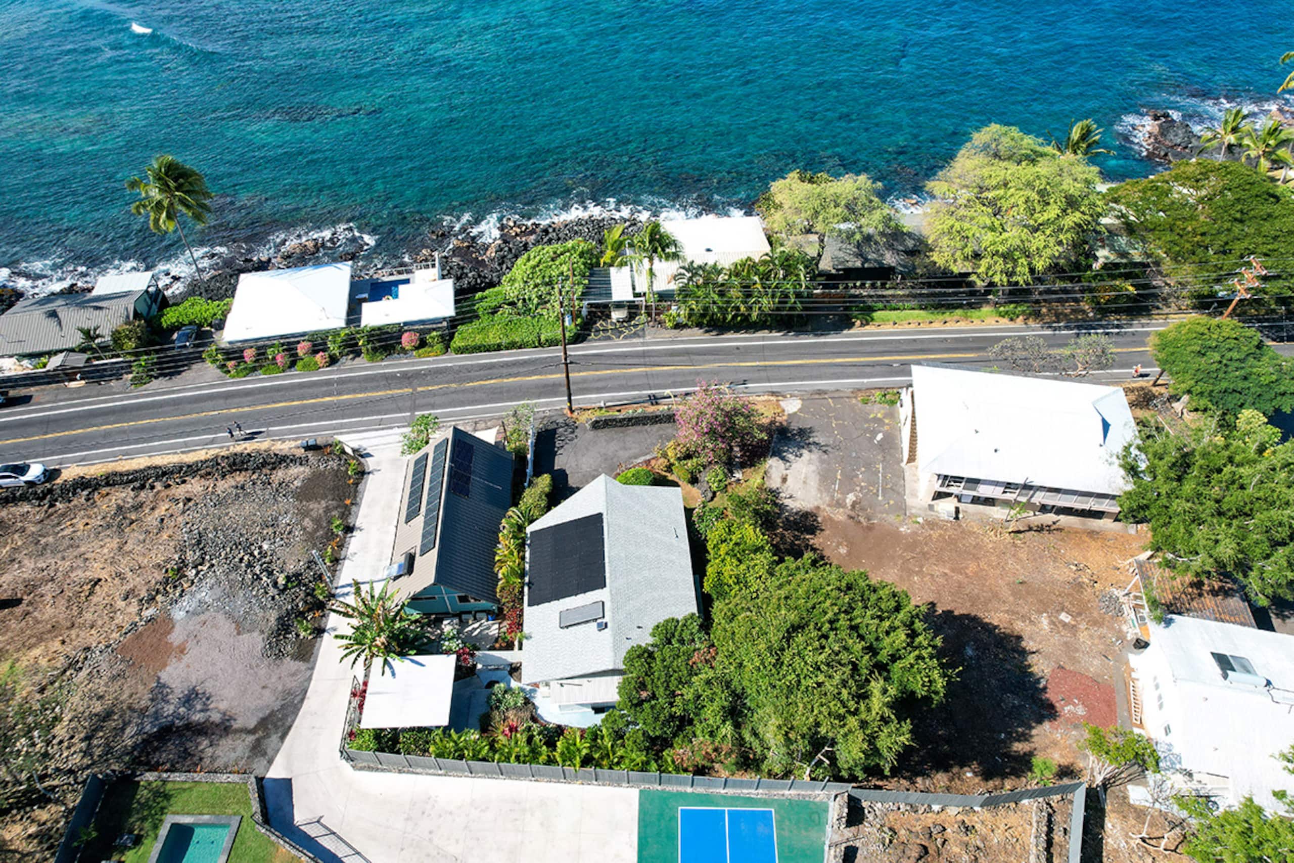 Home in Kailua-Kona · ★4.97 · 6 bedrooms · 12 beds · 5 baths - Image 143