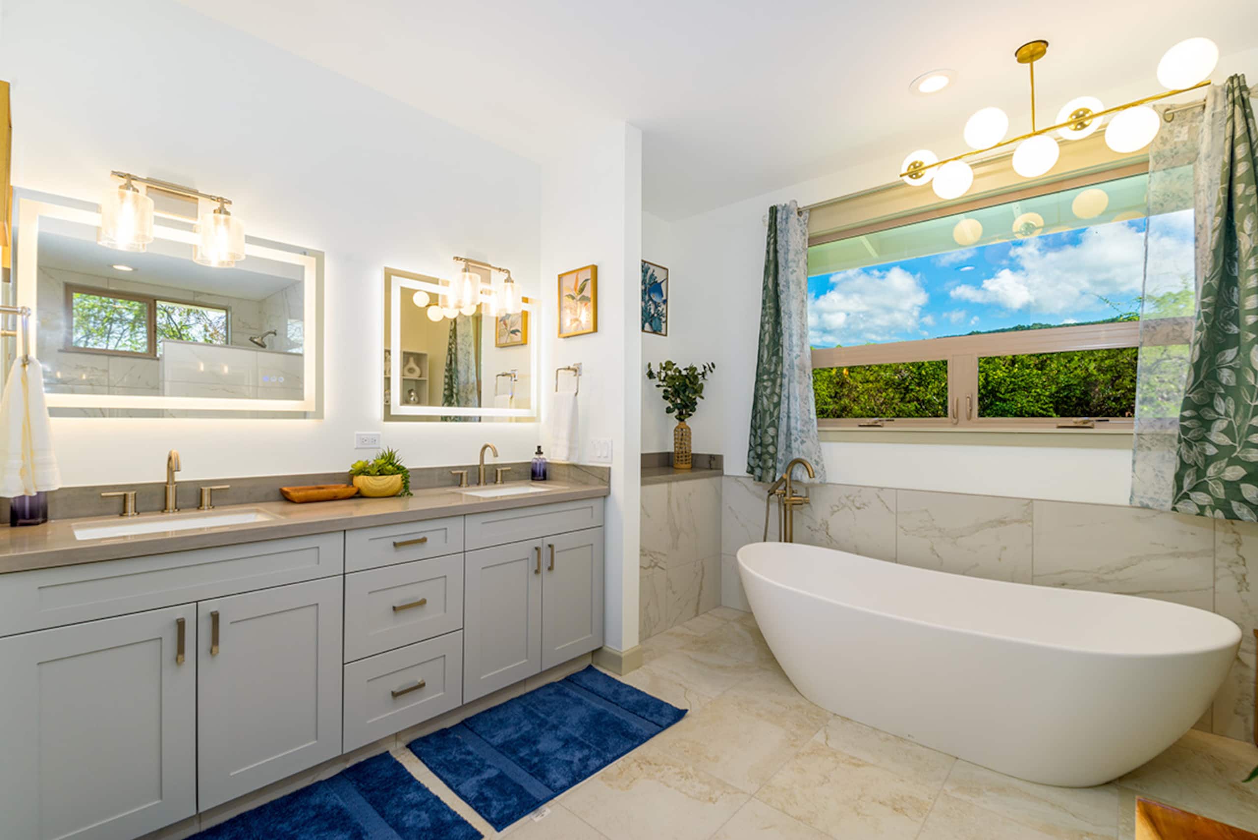 Home in Kailua-Kona · ★4.97 · 6 bedrooms · 12 beds · 5 baths - Image 59