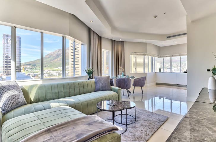 Stylish City Escape|Amazing View|Prime Location