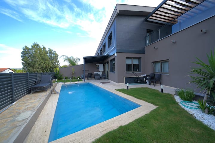Luxury Villa in Urla – Private Pool & Smart Home