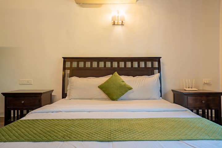 Bedroom 1 image 3