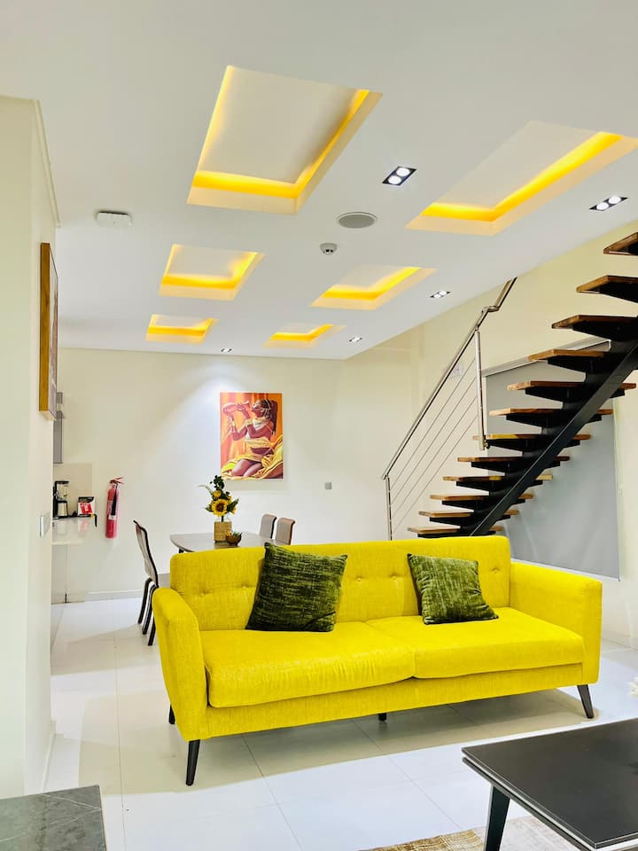 Mustard - Sleek 2BR Apt W/Pool/Gym in Ikoyi