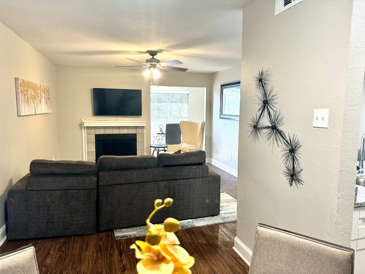 I042 – W. Cup 18 Min To At&t | Sleeps 4 | Transit - Irving, TX