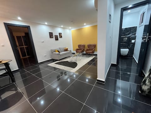 High-tech elegance, garden & premium amenities