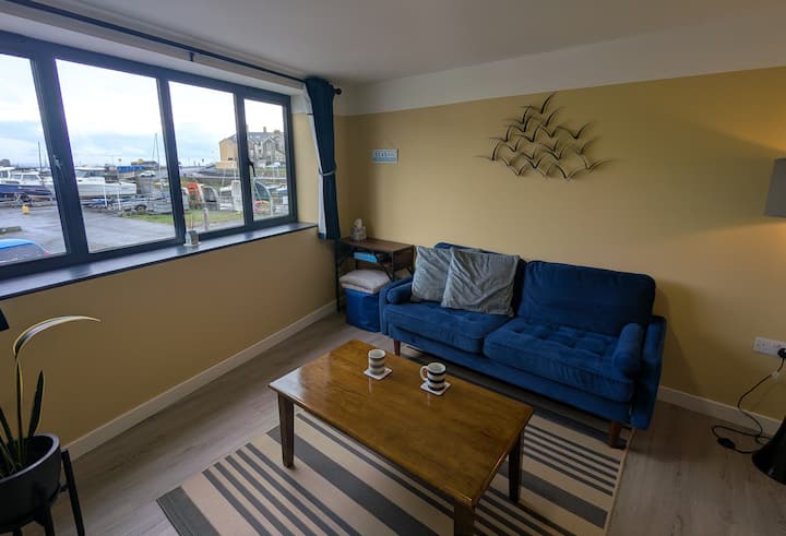 Harbour-front Cosy Studio Flat - Aberystwyth