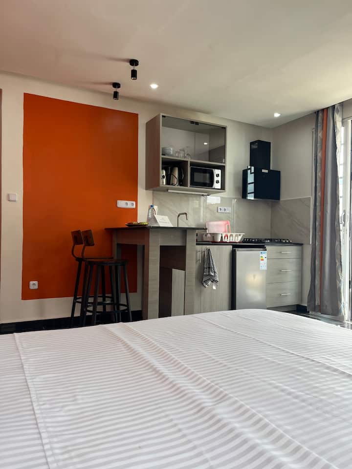 Logement Premium Avec Cuisine & Wifi, Générateur - Cameroun