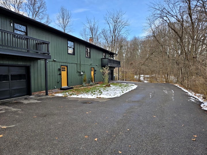 3br Nature Retreat Near Blossom - Cuyahoga Falls, OH