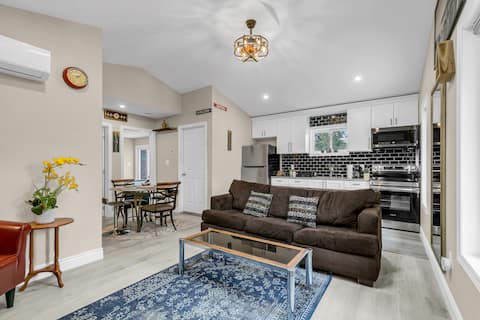 Top Airbnb: Luxury 2BR home with high ceilings and BBQ w/patio in Windsor