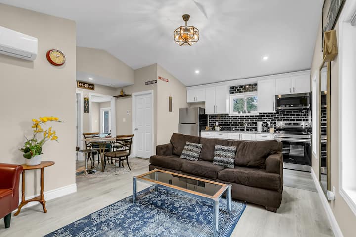 Luxury 2br Home With High Ceilings And Bbq W/patio - Windsor, Canadá