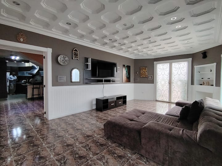 Elegant, Safe, And Spacious House For 8 Guests - Caracas
