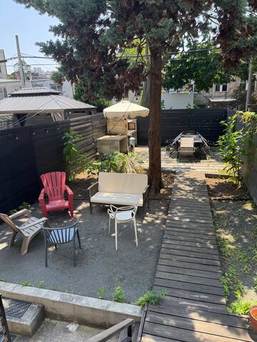 Trendy Brooklyn Brownstone – Steps to Subway! gallery image 2