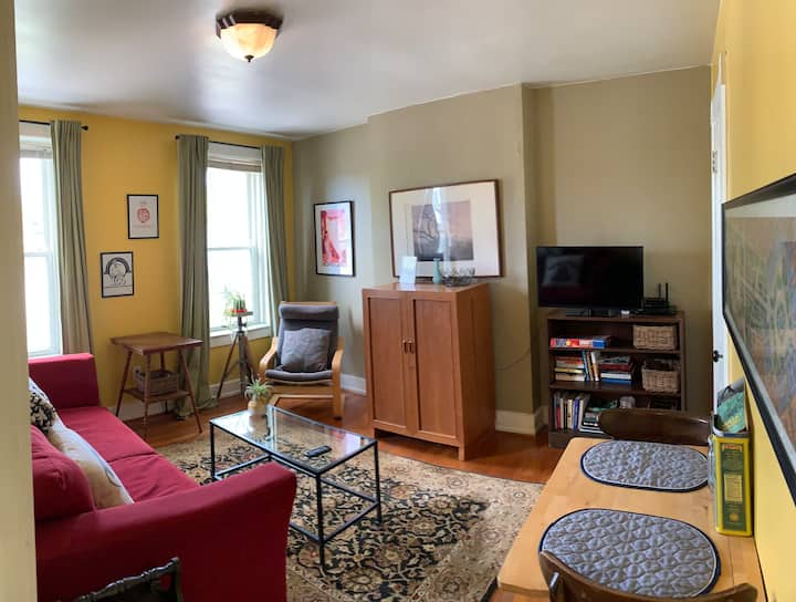 Convenient, Private & Quiet Apartment Downtown - Lake Saltonstall, CT
