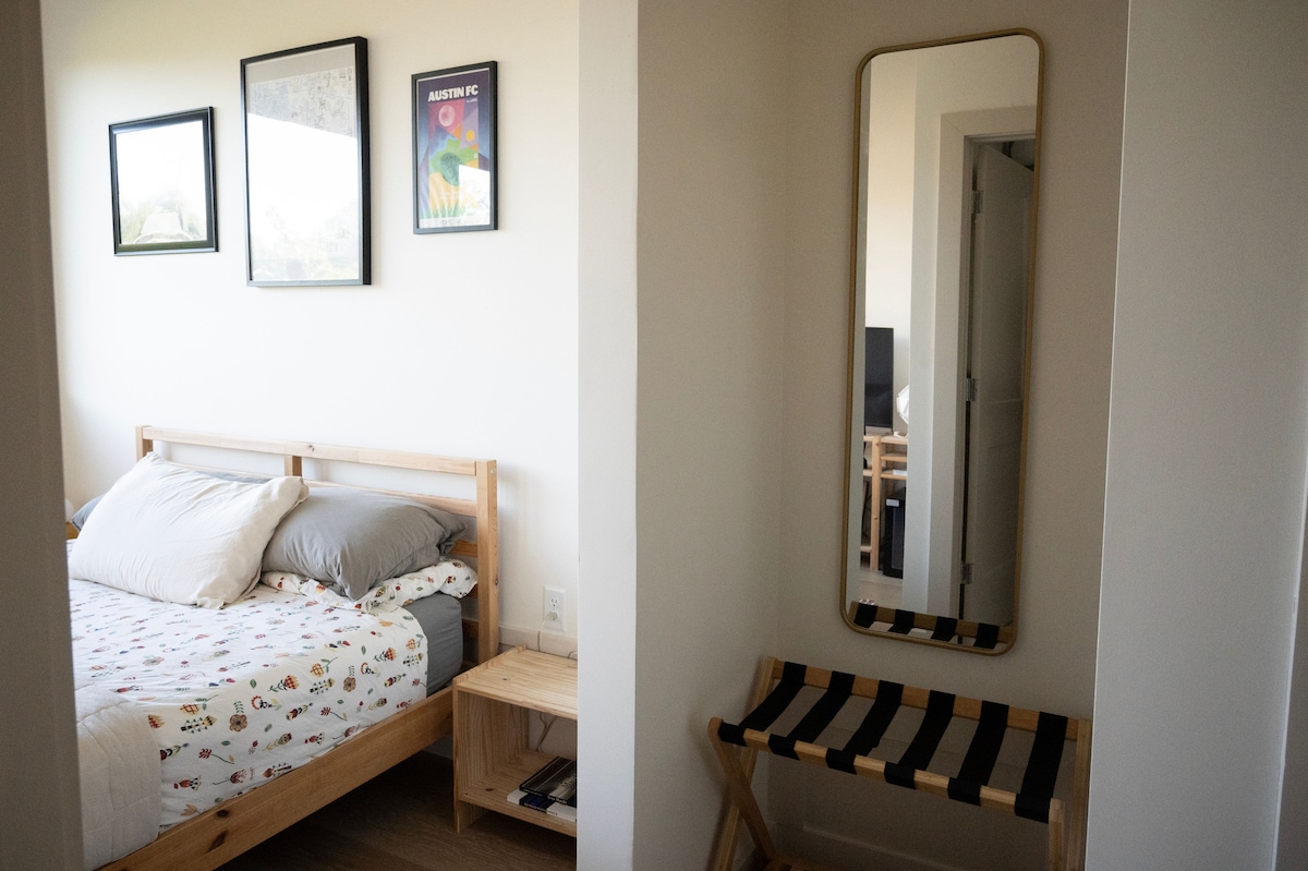 East Austin Casita | Cherrywood