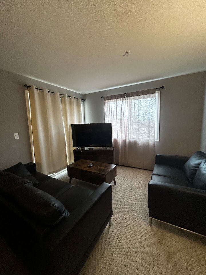 Quiet 2br2bath Condo Near Westview W/ Ug Parking - Stony Plain