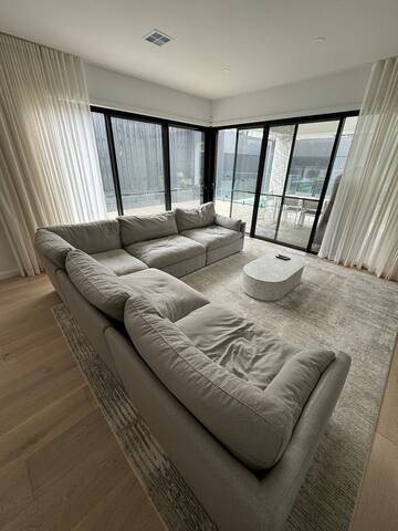 Hampton by the beach gallery image 2